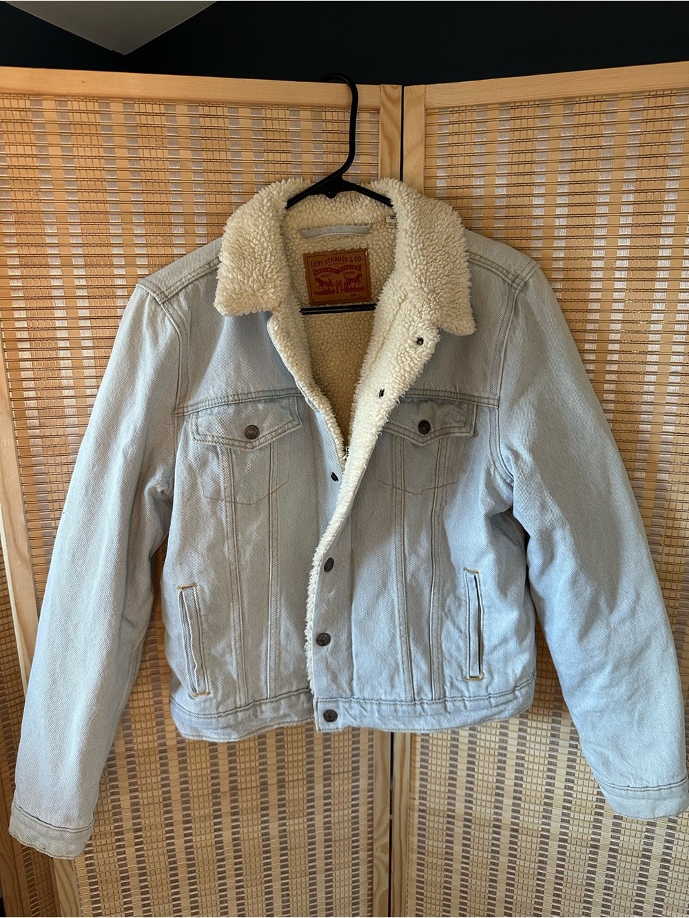 Levi’s Sherpa Ex-Boyfriend Trucker Jacket - Picture 2 of 7